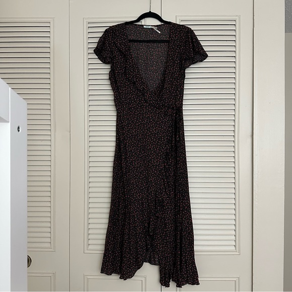 Kimchi Blue Floral Wrap Dress Size M - Picture 2 of 7